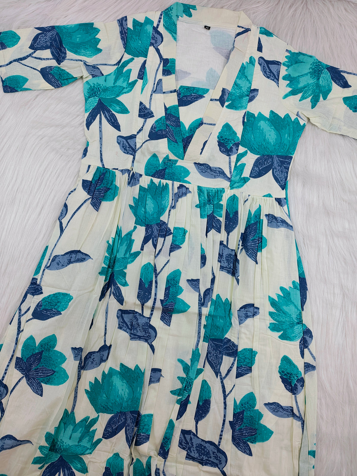 WHITE LOTUS | ZIPPER