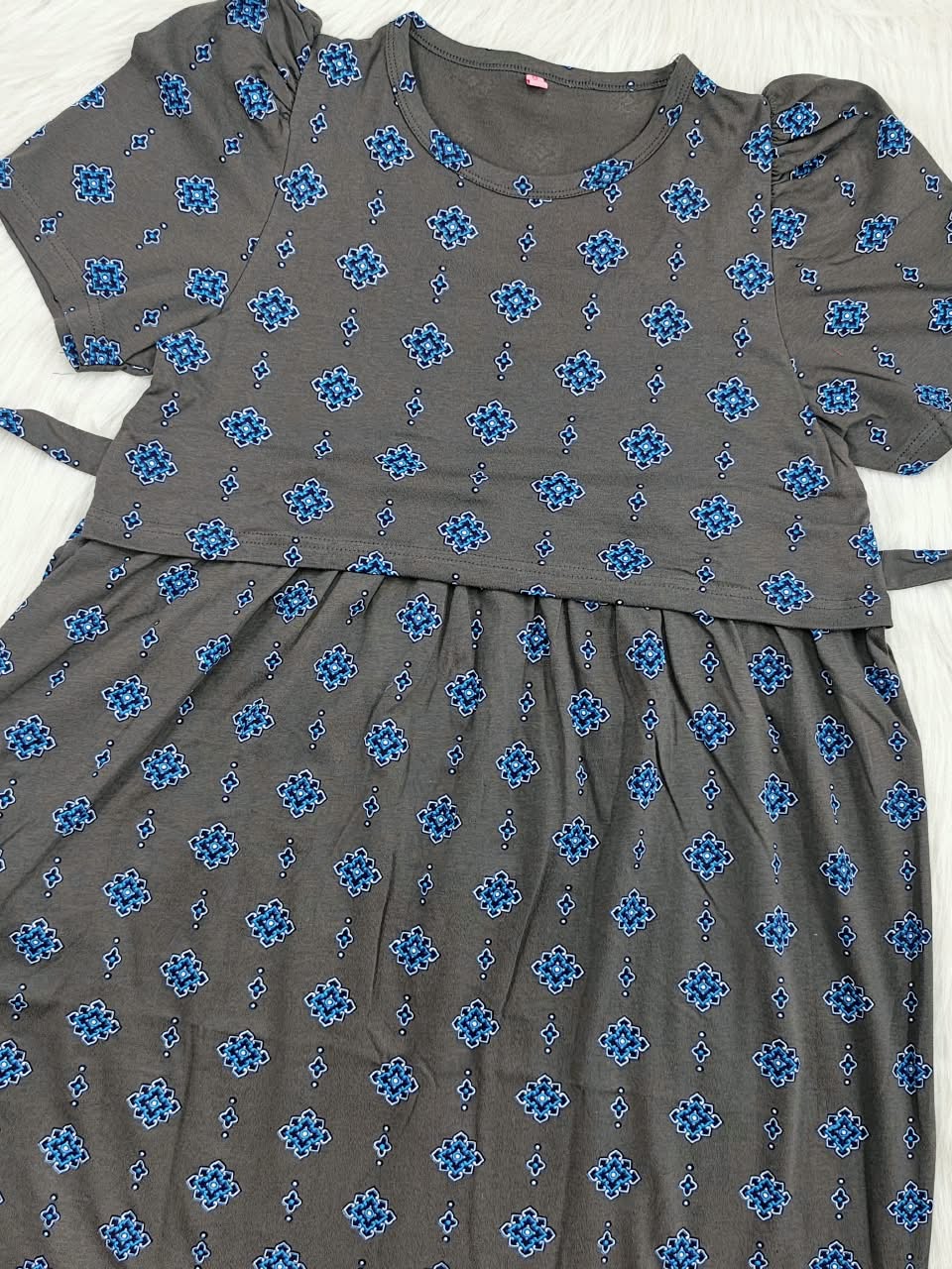 CHARCOAL MEDALLION | PUFF
