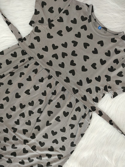 GREY BLACK HEART | NORMAL