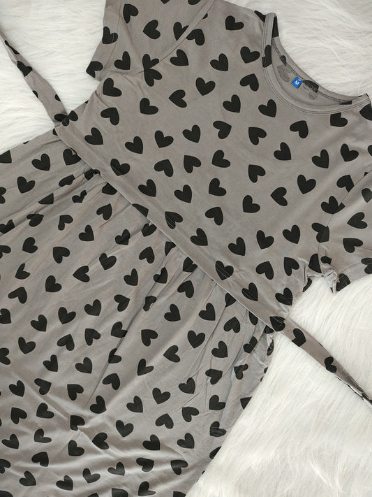 GREY BLACK HEART | NORMAL