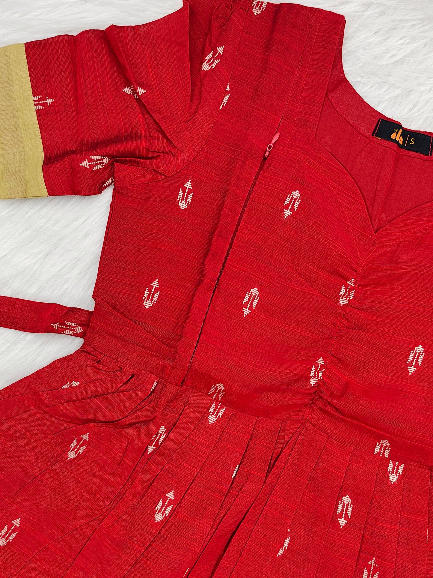 RUBY RED | ZIPPER