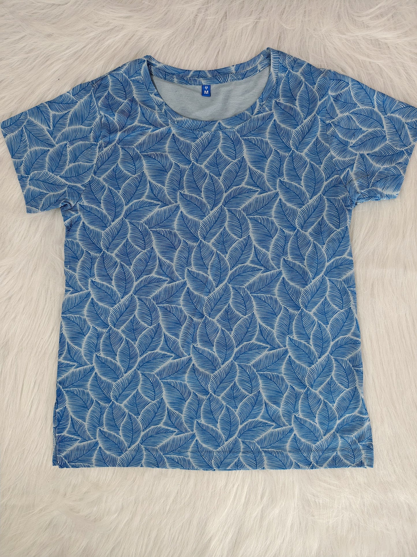 SKY BLUE FEATHER | CASUAL TEES